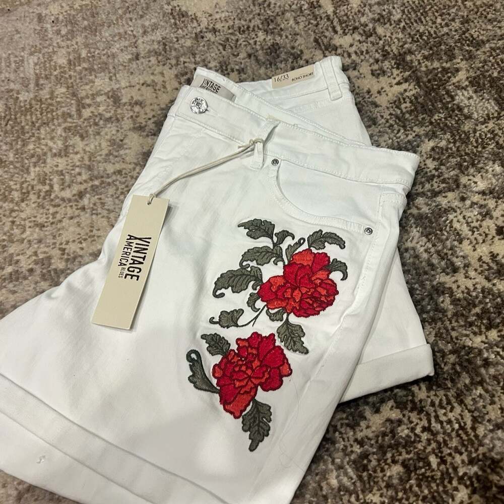 Vintage America Blues Floral Embroidered White Boho Denim Shorts Size 16/33 - Picture 4 of 5